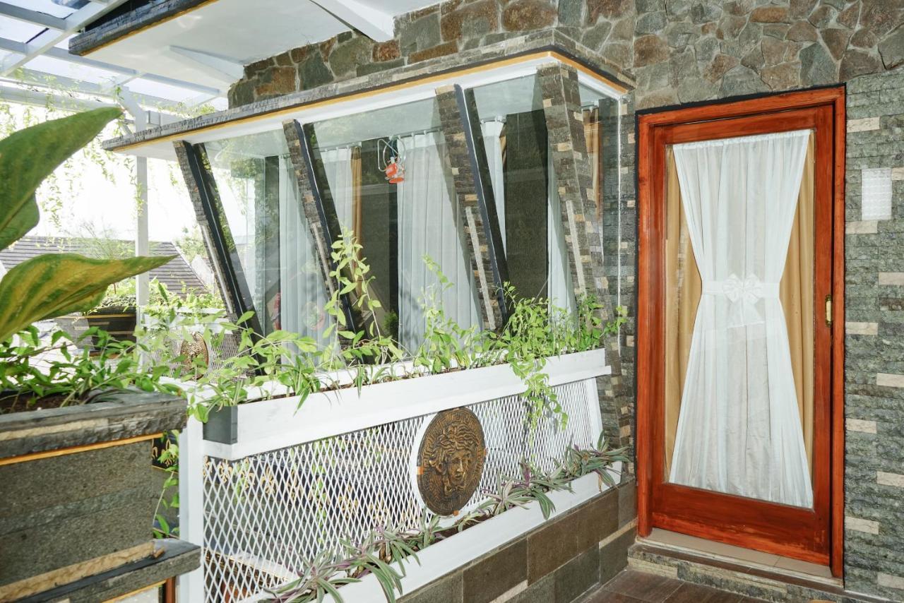Super Oyo 444 Rafitha Homestay Baturetno Exteriör bild