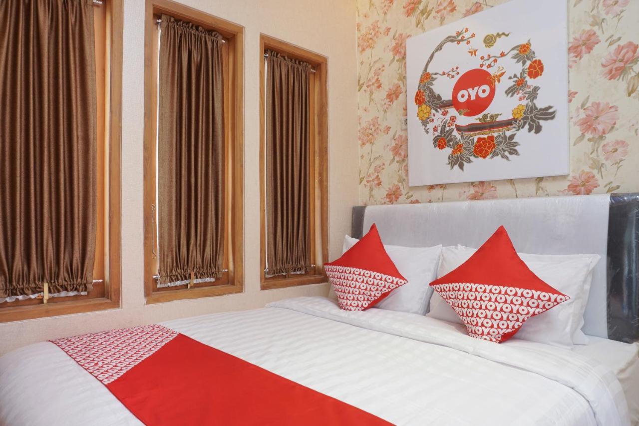 Super Oyo 444 Rafitha Homestay Baturetno Exteriör bild
