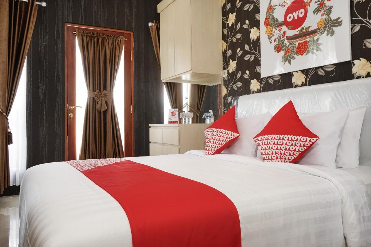 Super Oyo 444 Rafitha Homestay Baturetno Exteriör bild