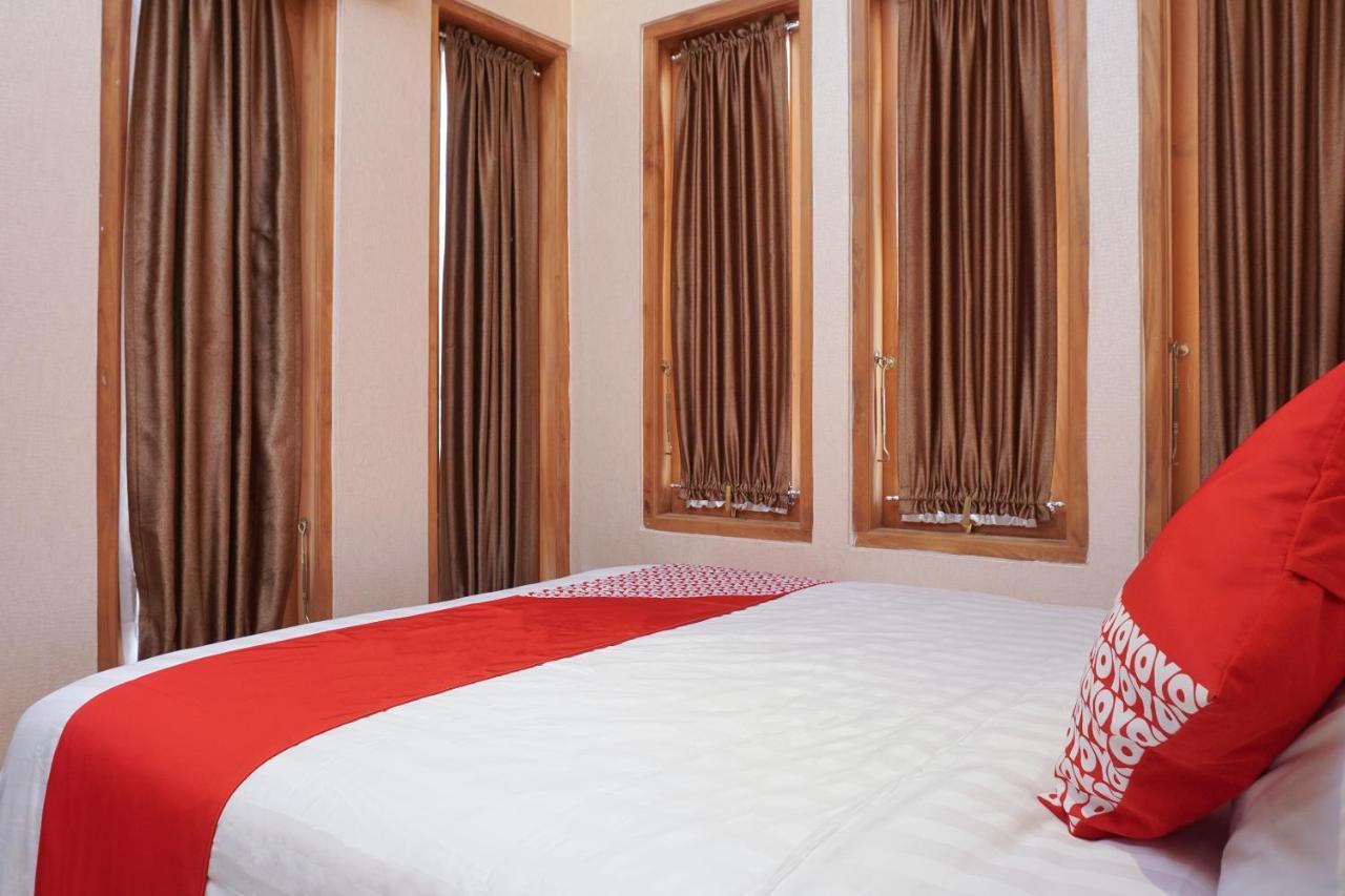 Super Oyo 444 Rafitha Homestay Baturetno Exteriör bild